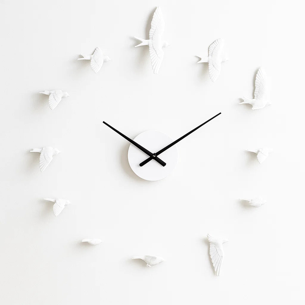 Orologio da Parete - Volo delle Rondini - Eleganza e Funzionalità