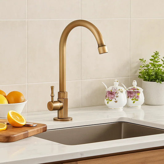 Rubinetto Cucina Antico - Design Collo di Cigno - Ottone Senza Tempo